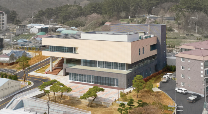 굴곡진 산지ㆍ논물결ㆍ수평선...대지 흐름 품은 이색 설계미학 - 뉴스 썸네일 이미지