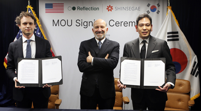 신세계그룹, 리플렉션AI와 리테일 전반 협력...오픈AI는 중단