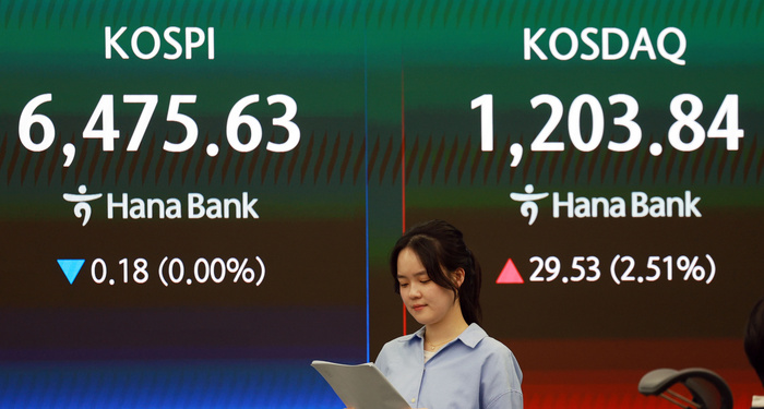 내달 삼전·닉스 2배 ETF 출격...당국 보수 개입 속 '제2 단통법' 우려 - 뉴스 썸네일 이미지