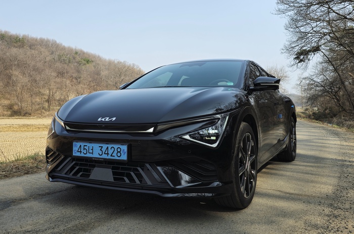 [Car Life] EV4 7726대ㆍEV6 5297대…판매량에 가려진 기아 전기차 ‘명작...