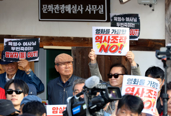 <b>박진영</b>, 7일 국감 증인석에…‘패노메논 상표권ㆍ출장비’ 쟁점